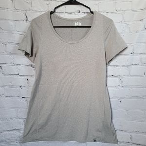 REI women's tshirt size L